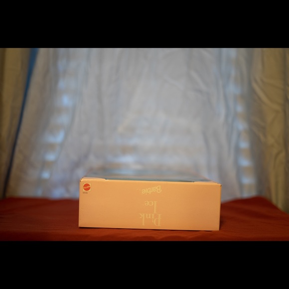 Pink Ice Barbie 1996 - Picture 6 of 6